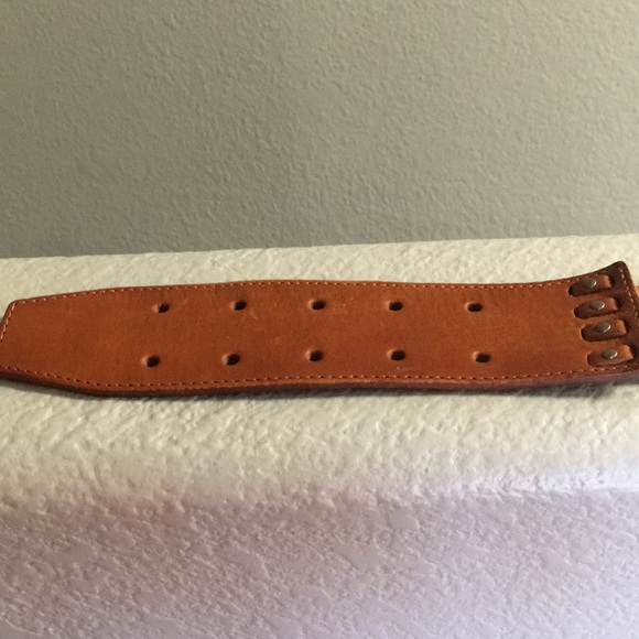 DKNY leather belt . - Picture 4 of 6